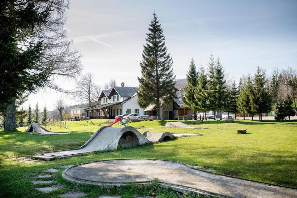 Bed and Breakfast Gostilna Lokve Exterior foto